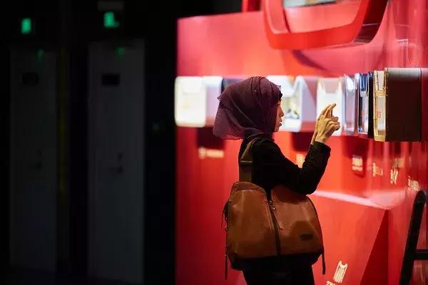 把衣柜搬进地铁站!家居圈地铁营销还能怎么玩?