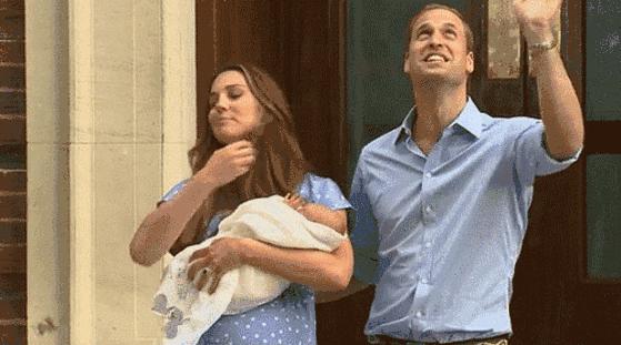 婴儿总想吃母乳怎么回事,宝宝一直睡怎么叫醒吃奶