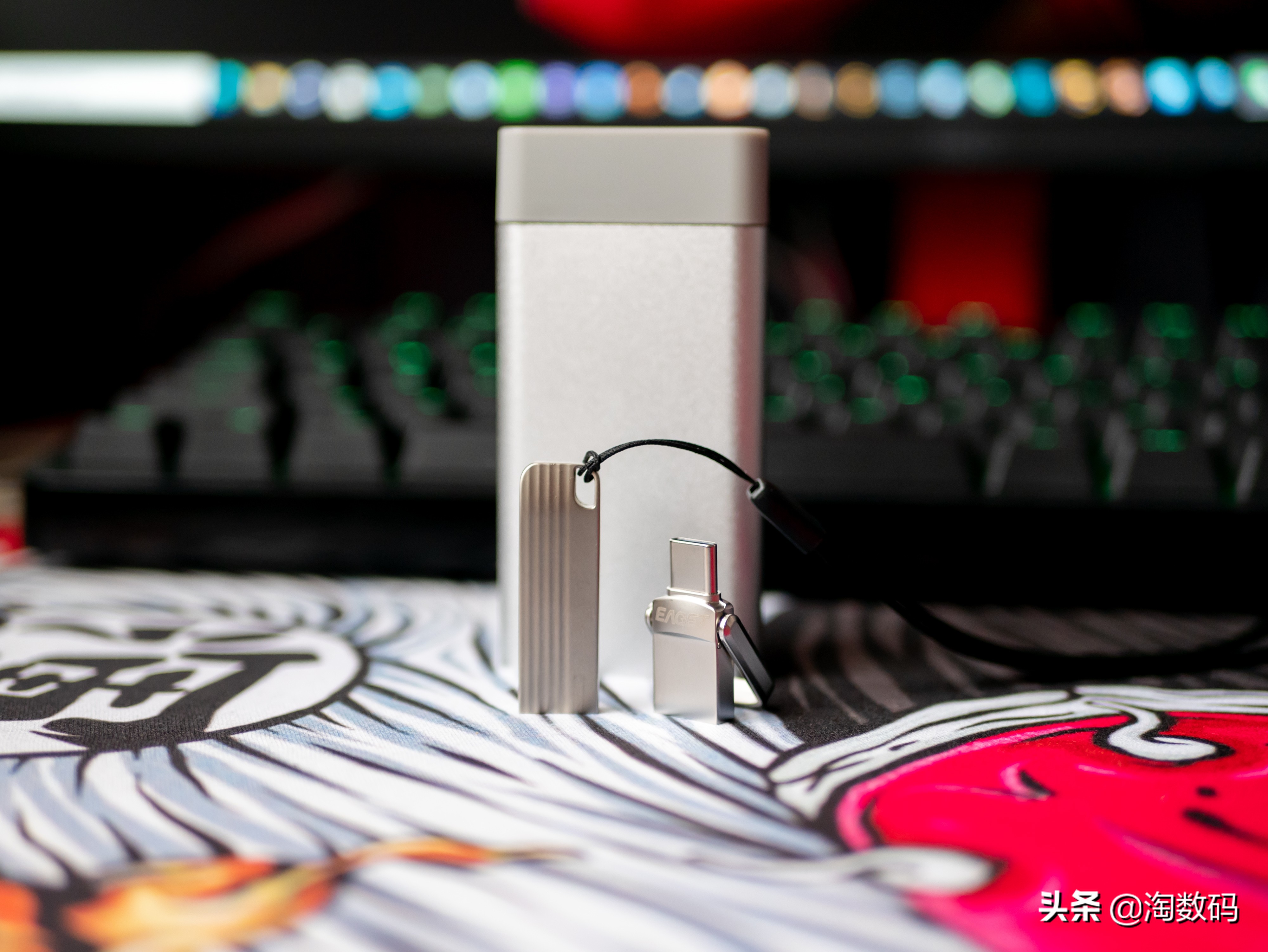 老USB口被淘汰？全车5个Type-C，只好上双口U盘放歌了