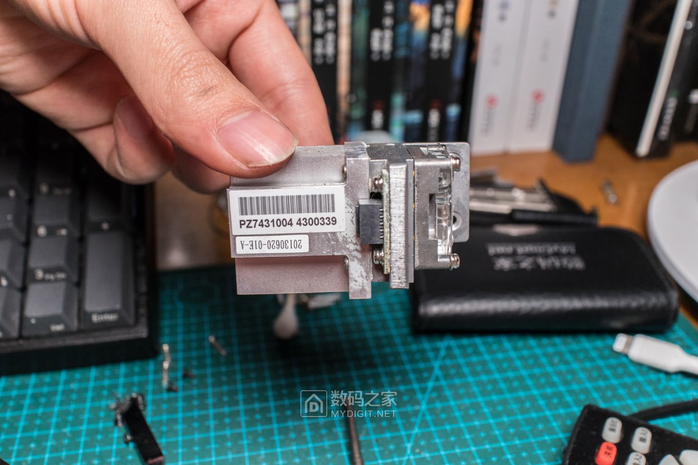 卡西欧CASIO激光+LED短焦投影仪UP50WN拆解,维修偏色全纪实