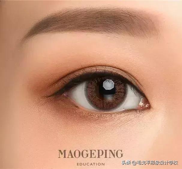 怎么画眼妆才不显脏,怎么防止眼妆花