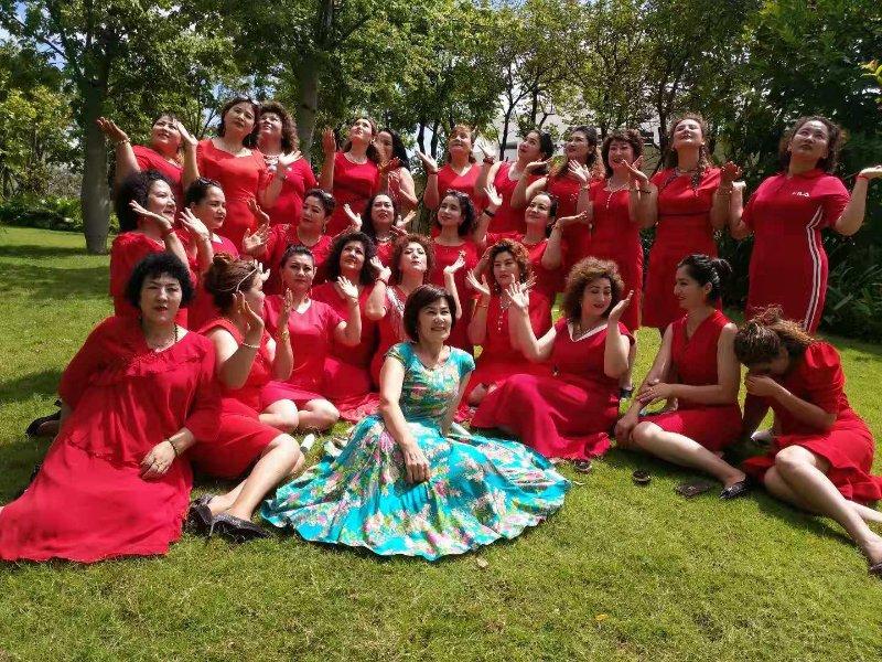 *疆新**欢喜老年公寓创始人热孜亚：她用爱为老人心中照进一束光