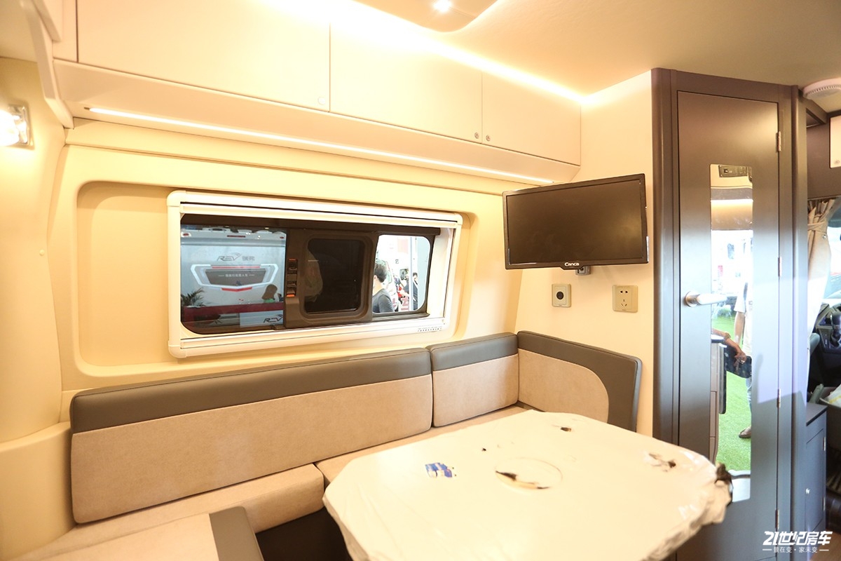 19江铃福特全顺多少钱,19.98万新全顺房车价格