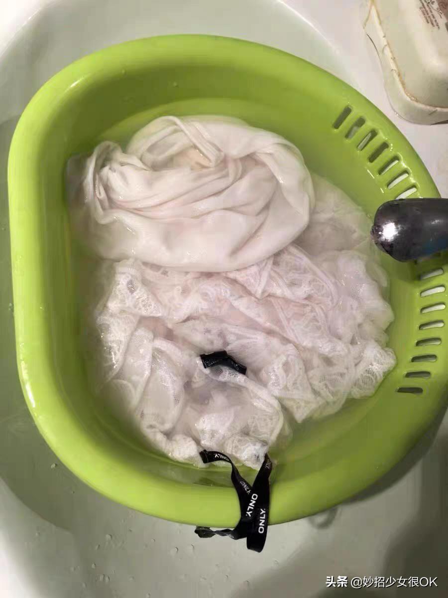 消毒液烧坏的衣服怎么补色,消毒液烧到皮肤了怎么办