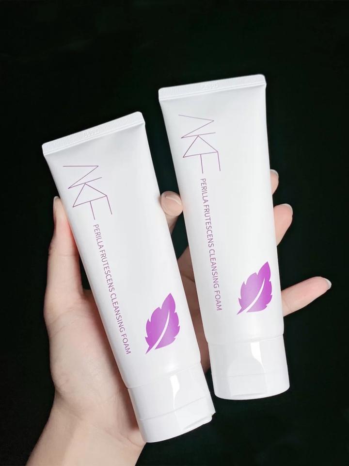 清洁毛孔洗面奶秋冬季节用,夏天好用的洗面奶美白效果