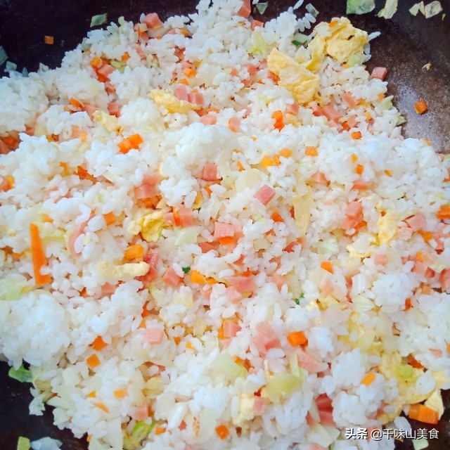 酱油炒饭粘锅什么原因,炒饭米饭松散小技巧