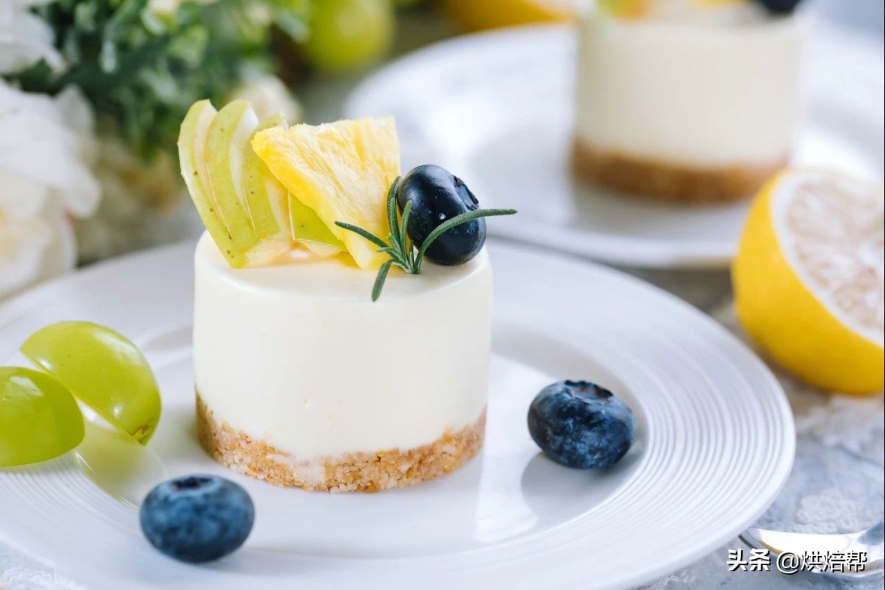 打发蛋白为什么要加柠檬汁,蛋白打发为啥还是稀