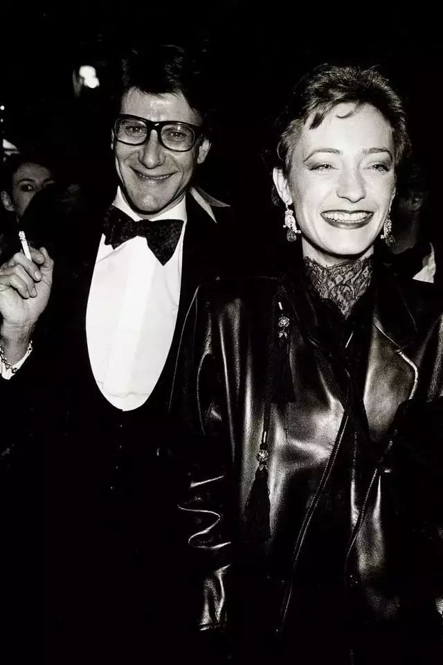 怎样选择一身合适自己的西装,女性如何选择适合自己的西装