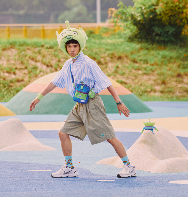 玩具总动员霸王龙大战三角龙,玩具总动员里的抱抱龙图片