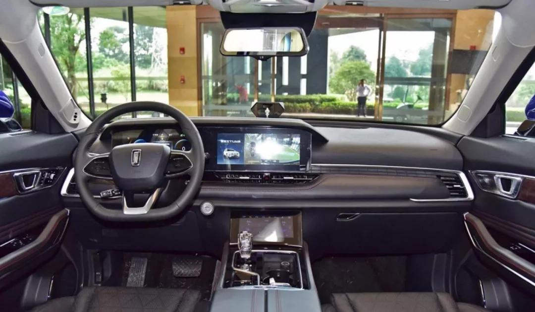 20万买辆大七座SUV简直美滋滋，动力猛气场也足，想吃亏都难