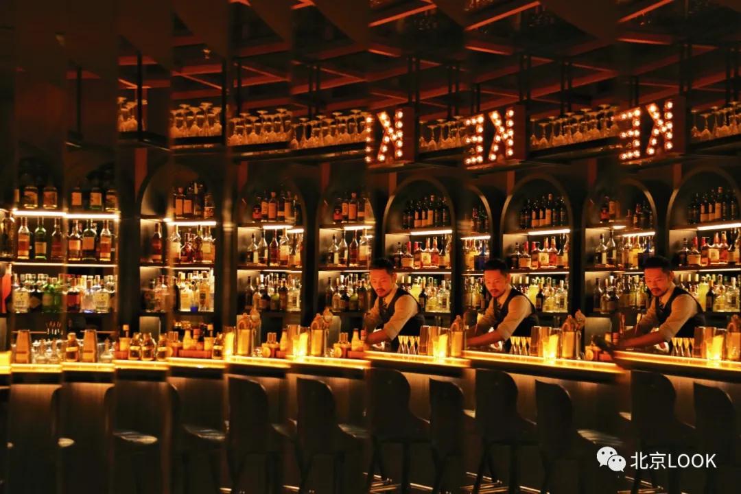 国贸旁边的楼顶酒吧,国贸下的酒