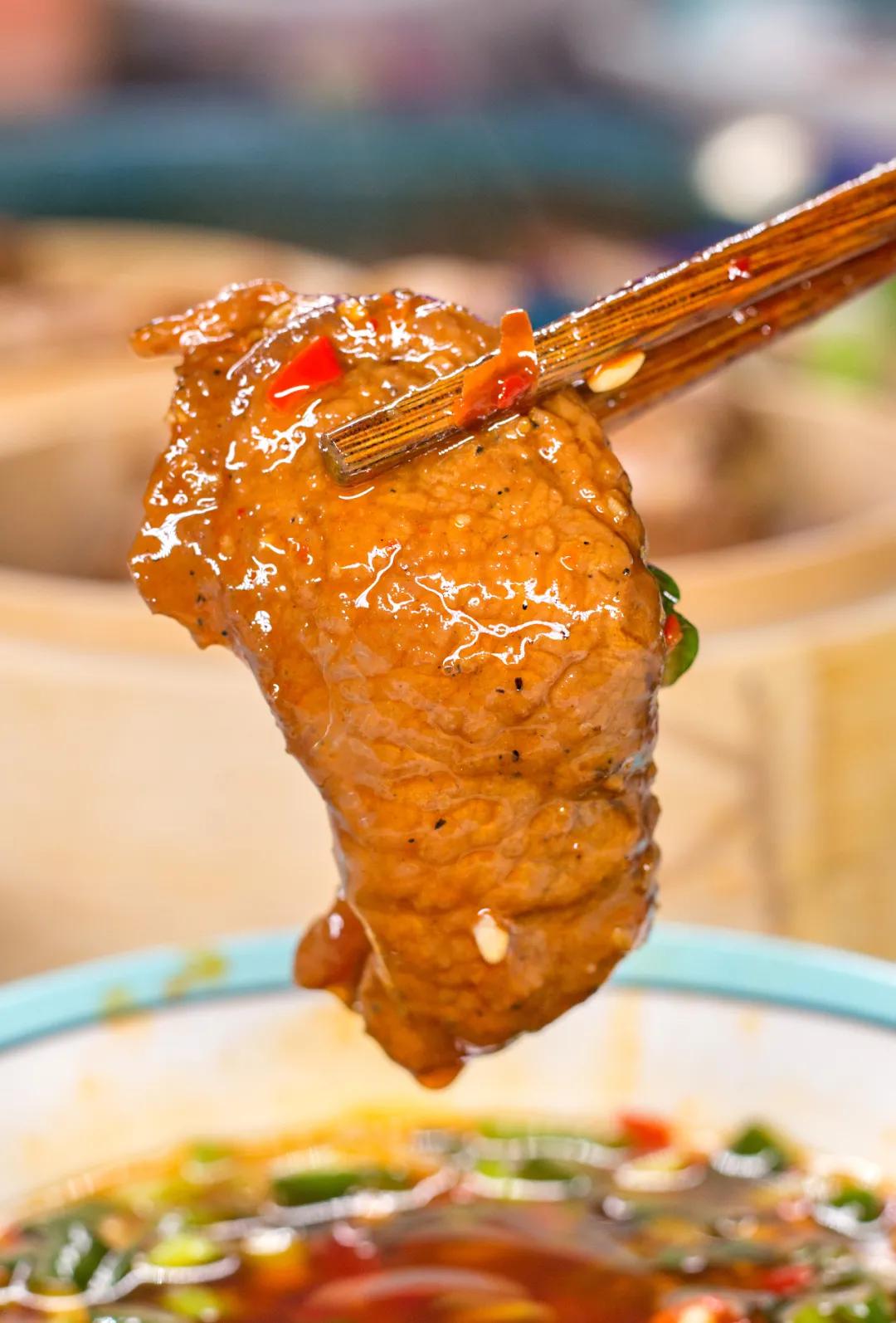 成都前十名好吃的牛排火锅,地道的牛排火锅吃起来贼过瘾