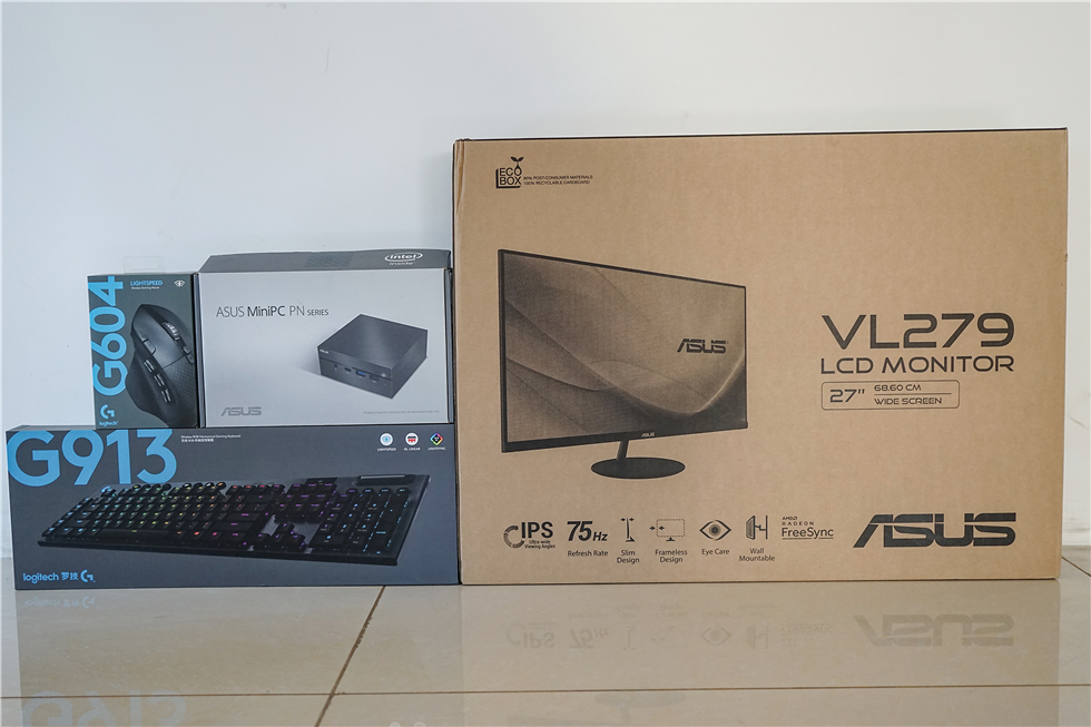 华硕超薄上网本,方便学习用的小计算机小巧