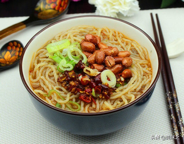 酸辣粉又酸又辣的做法,酸辣粉怎么做又酸又辣还超级好吃