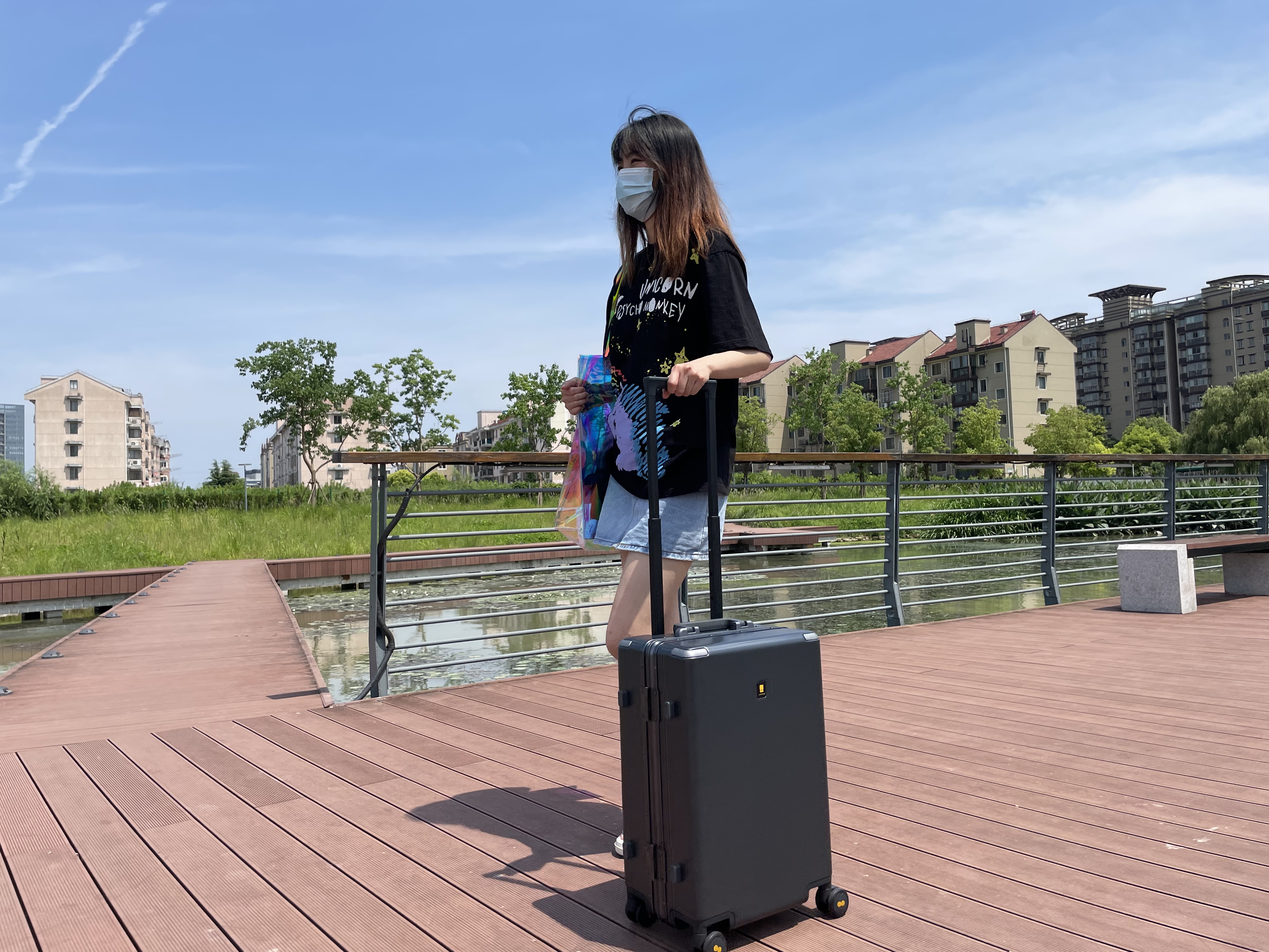 行李箱怎么选最合适,三看一查教你识别合格电子产品