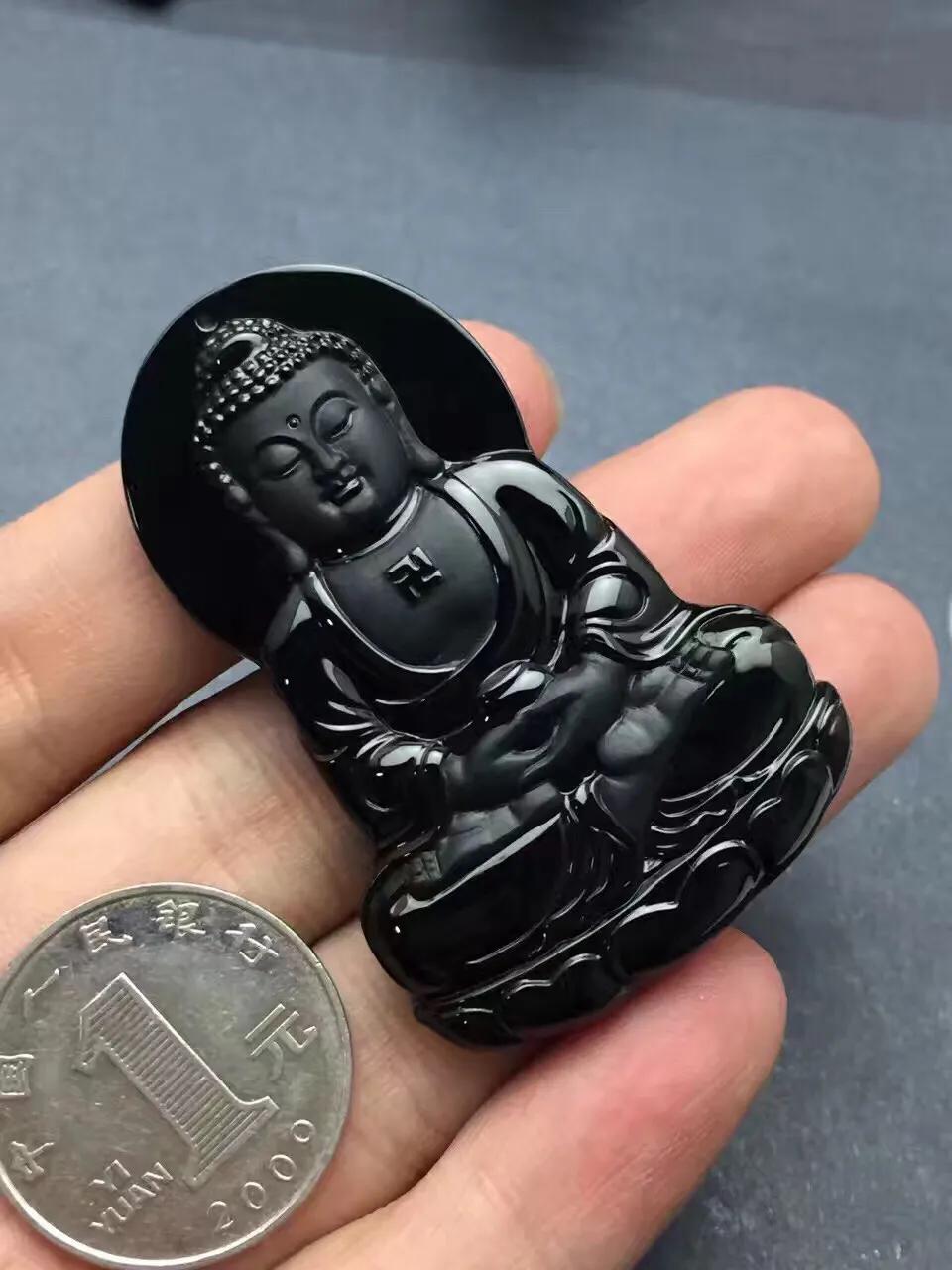 墨翠。一种深藏不露的翡翠。稳重而神秘