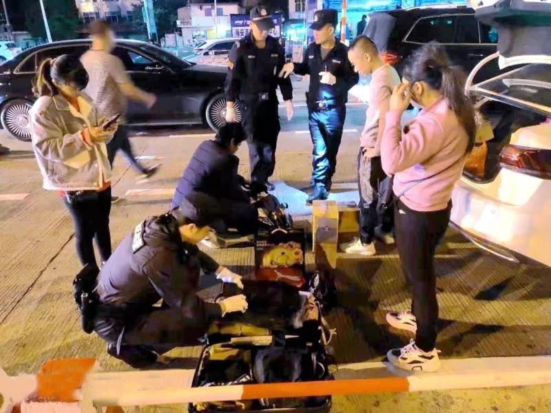 警方破获涉笑气贩毒案,杭州警方查获2000余支笑气