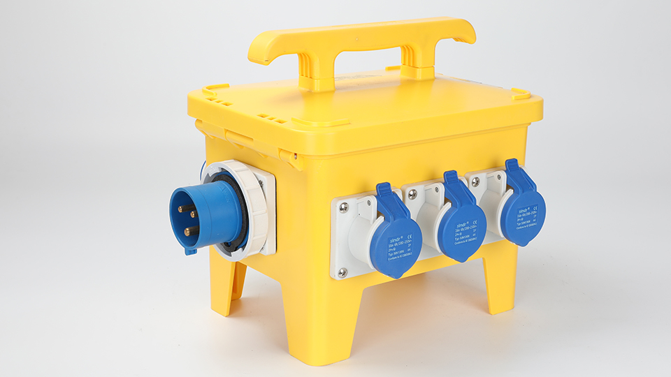 什么是工业用插座配电箱,什么是工业插座