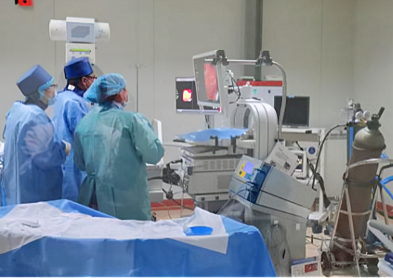 银川市胆管结石微创手术,华西医生内镜取胆管结石