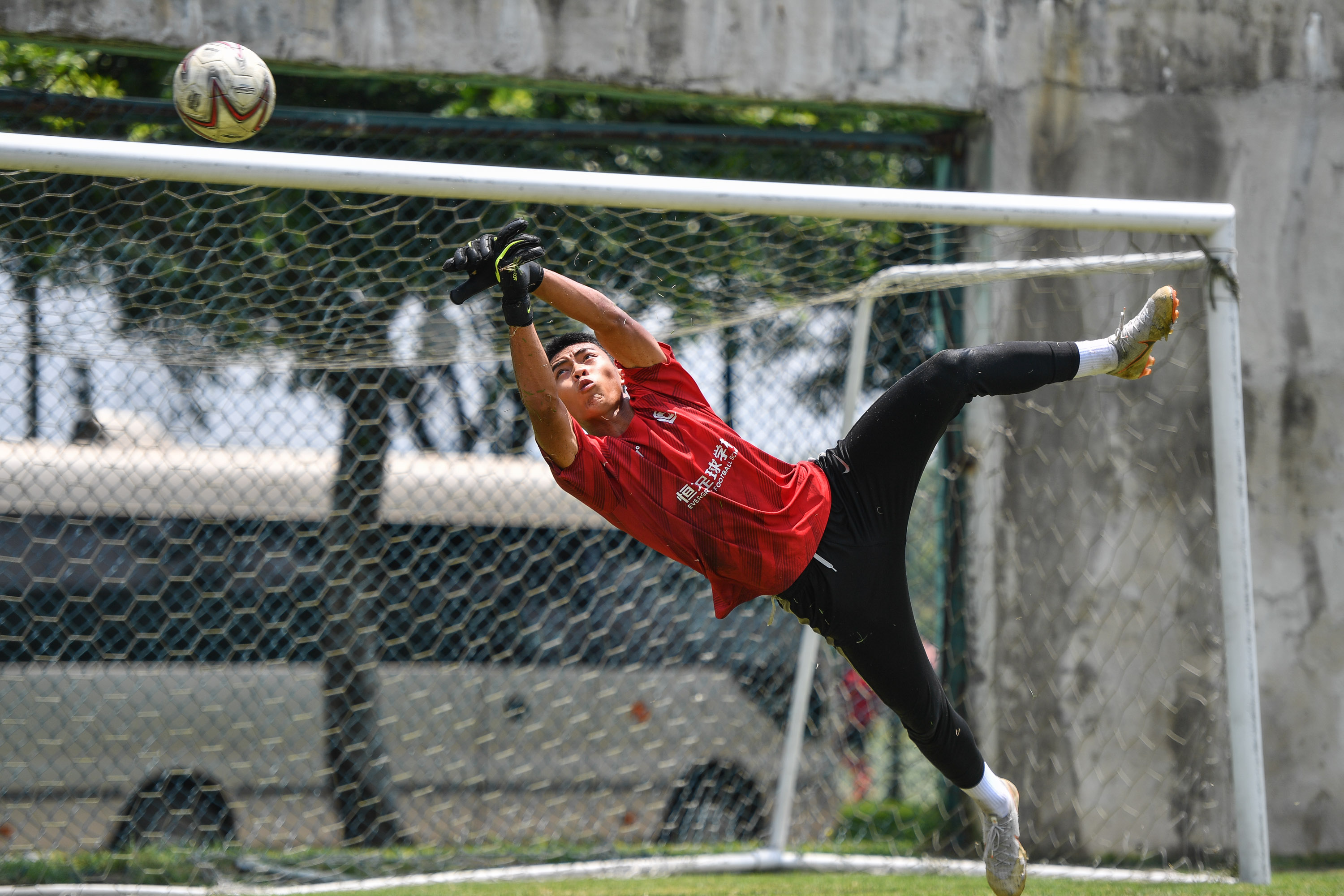 兵工厂青训,恒大兵工厂