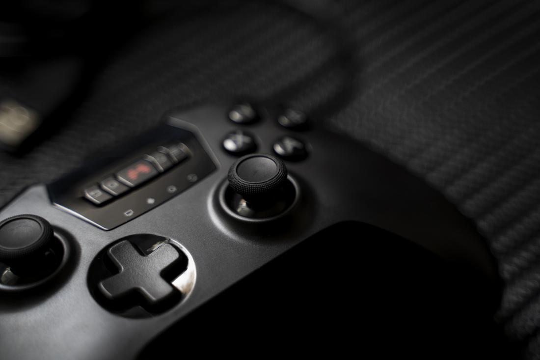 吃鸡外设手柄推荐北通g2,英雄联盟手游外设北通手柄