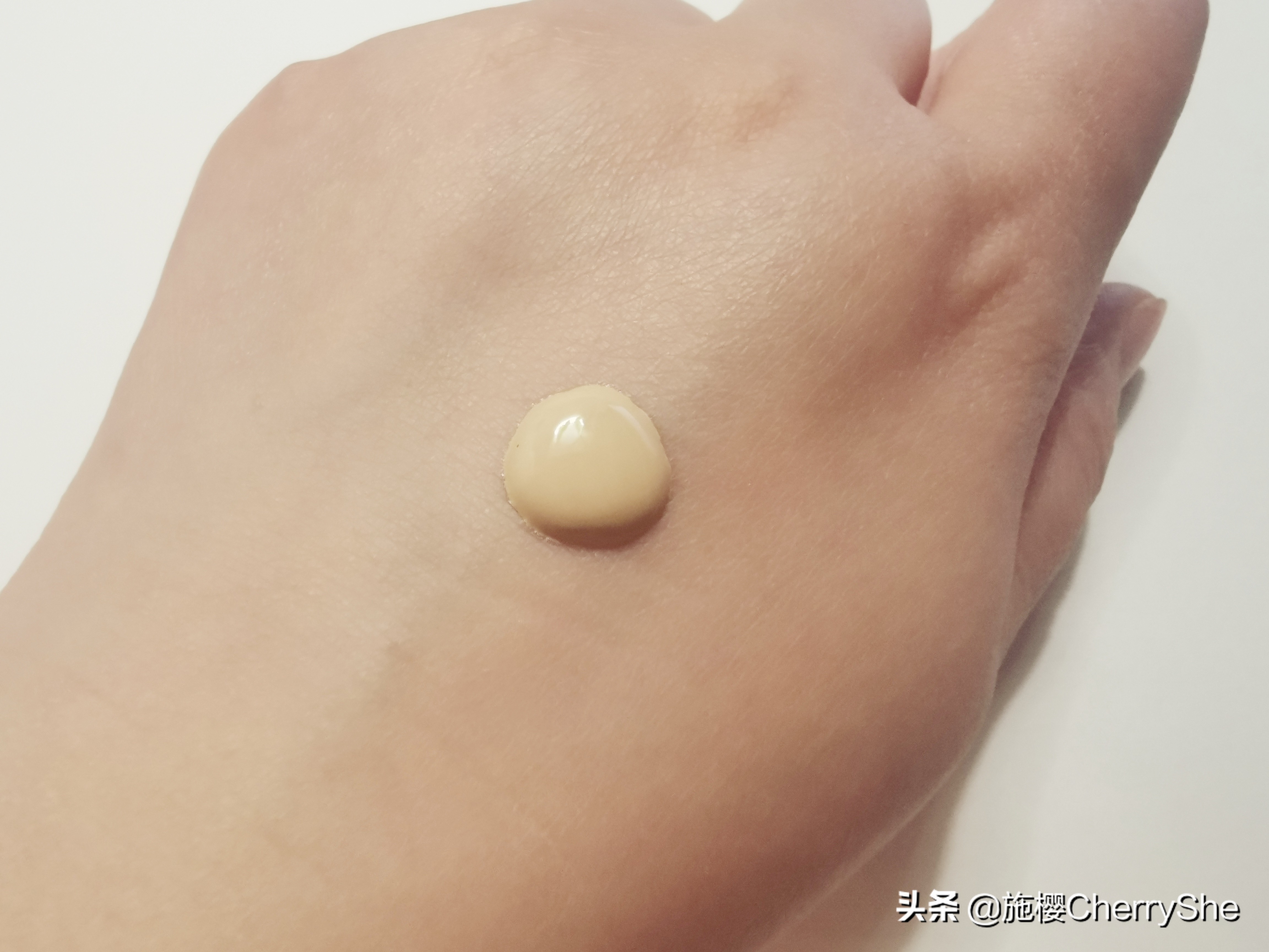 混干皮粉底液推荐真实测评玫珂菲,粉底液阿玛尼权力3.5号色