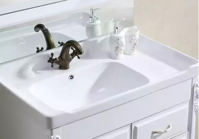 卫浴间清洁,卫浴间怎么保养最好