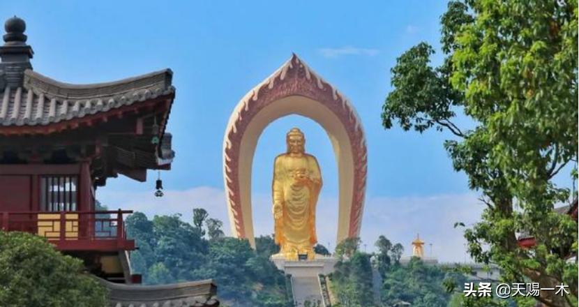 一笑倾人城再笑倾人国说的是谁,一笑倾人国再笑倾人城下句接什么