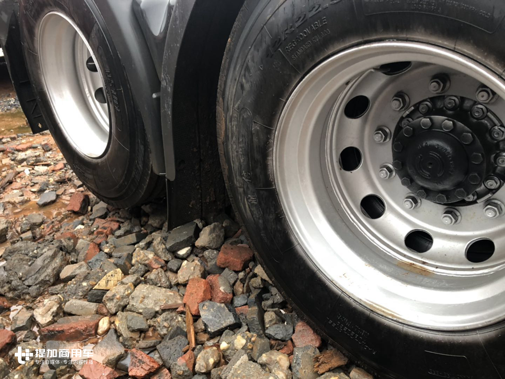 二手进口依维柯牵引车,二手依维柯牵引车