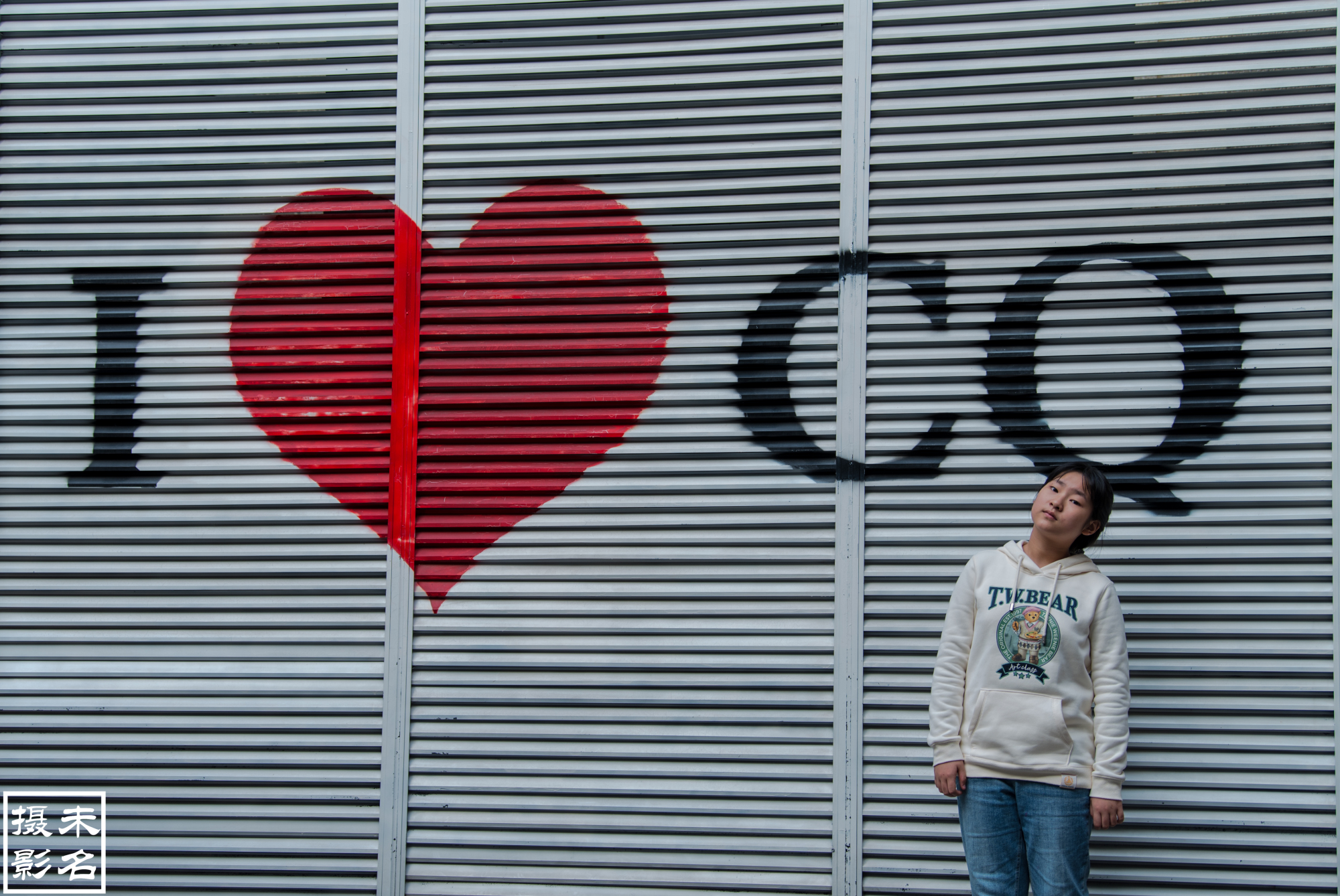 逛历史街区白象街，搭重庆最古老的电梯，游山城最繁华的美食夜市