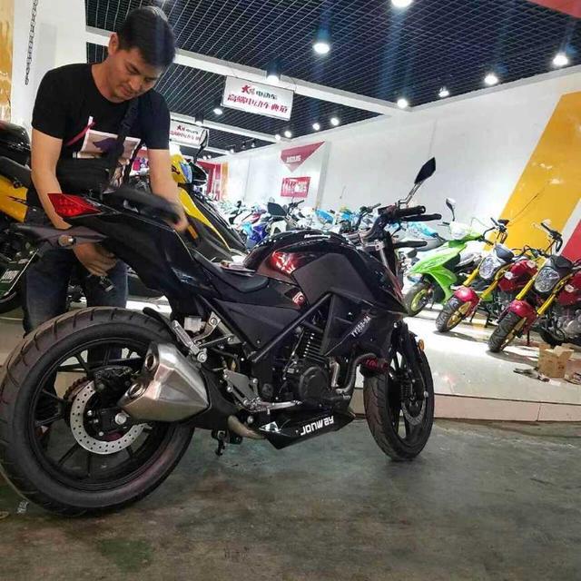 四五千的杂牌电喷踏板摩托车,4500的杂牌摩托车怎么样