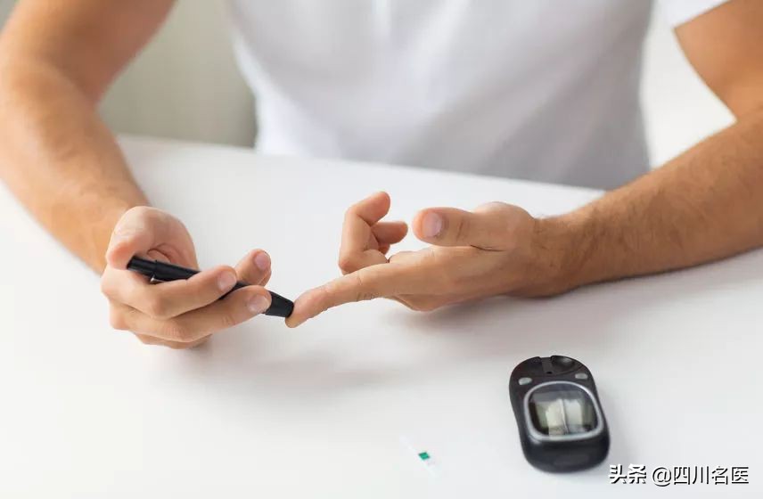 牙龈总有脏东西,牙龈根部特别脏