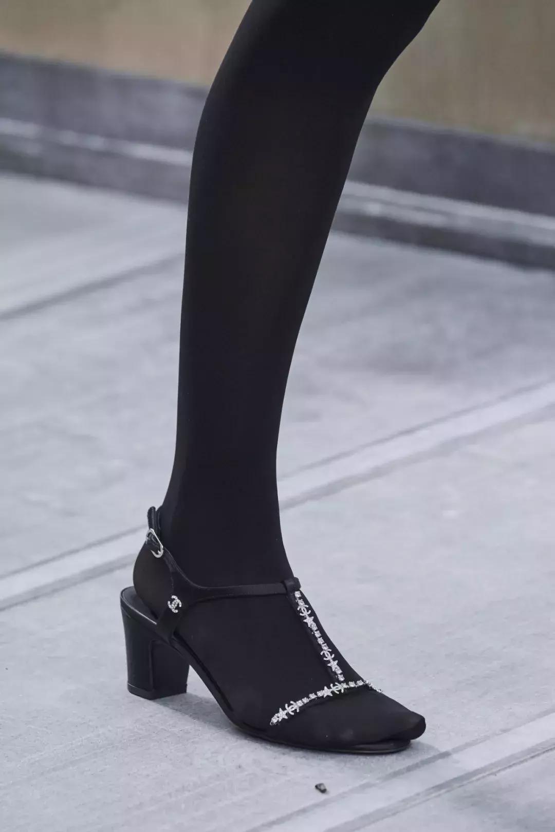 香奈儿2023新款手袋,香奈儿手袋入门款