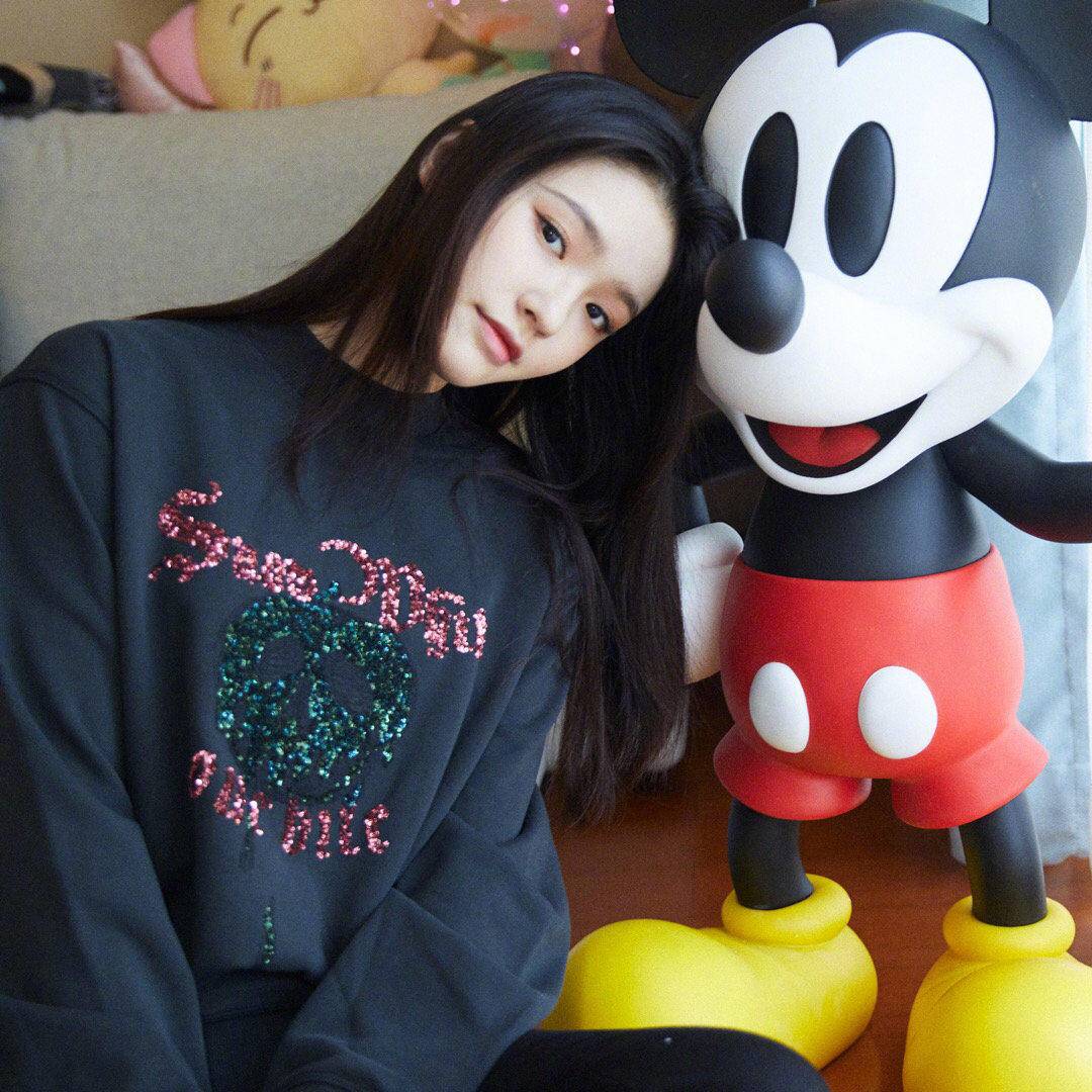 美人鱼被70岁老头看上,美人鱼与男朋友约会结果暴露身份