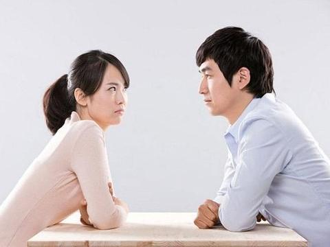 跟女生聊天很敷衍怎么办,和女人聊天总是敷衍你怎样办