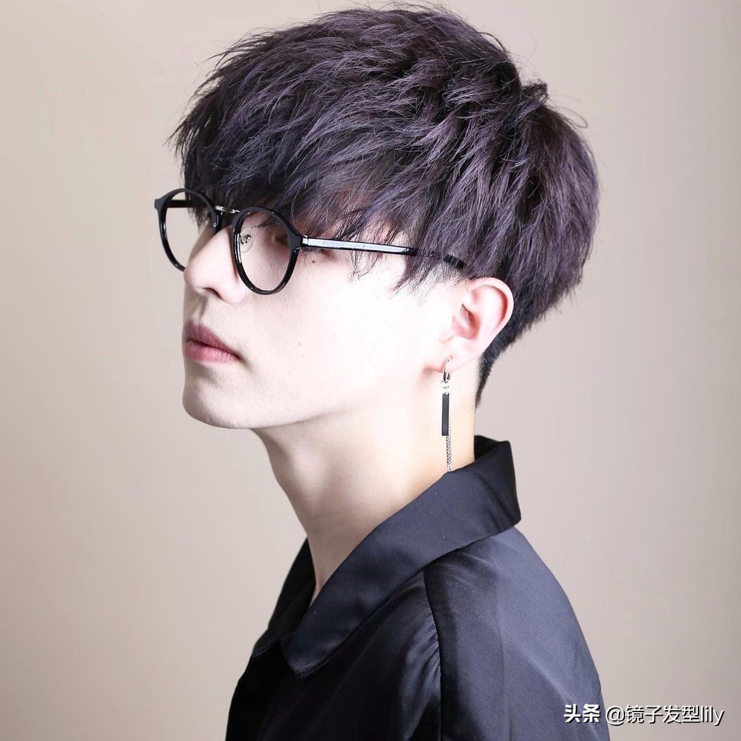 不过时的男士背头发型,男士一定要尝试的发型韩式背头