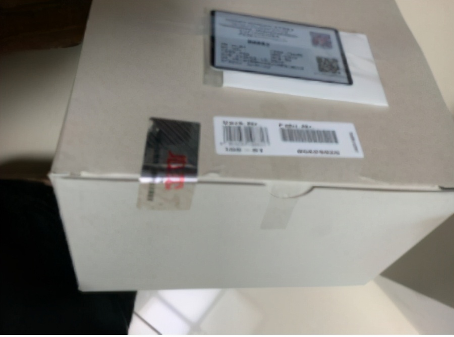 男子误购十万元镜头,误购十万镜头