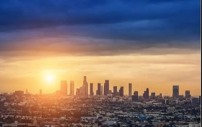 直播行业的崛起实体店该何去何从,网红直播卖货和实体店未来趋势