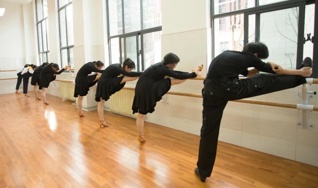 湖北十堰有研究生点的学校,湖北十堰研究生学校