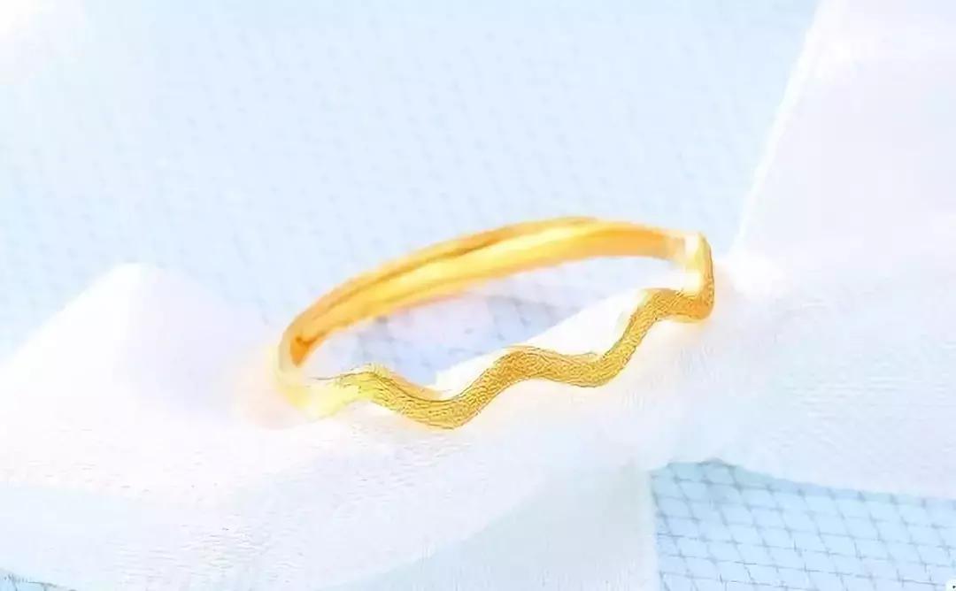 男士黄金戒指款式图片,周六福黄金戒指女款式