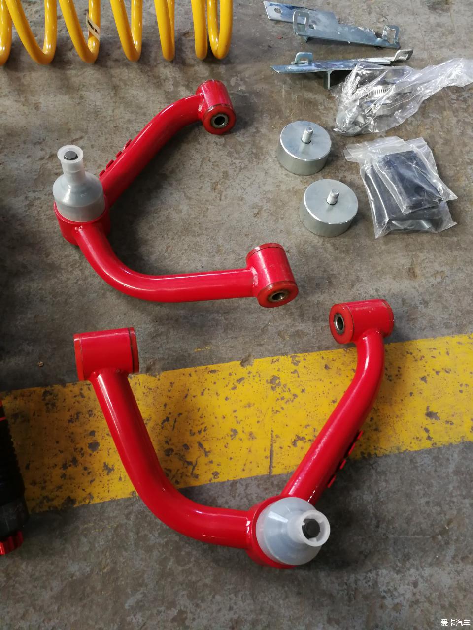 途达2021款2.5t柴油版越野视频,2021款途达四驱七座越野视频