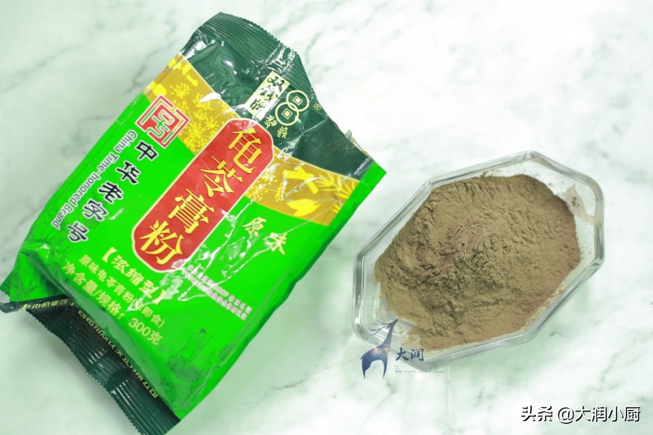 自制龟苓膏清热消暑的必备饮品,制作龟苓膏用什么凉粉