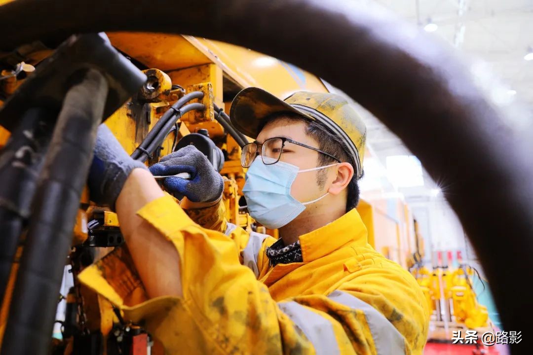 抗击疫情守护平安摄影征稿,战疫情保春运铁路警察在行动