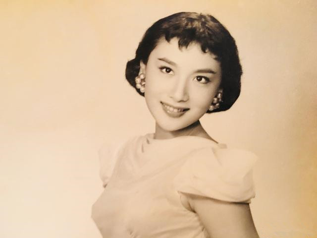 夏梦：金庸的梦中情人，刘德华的伯乐，著名导演为她终生未婚