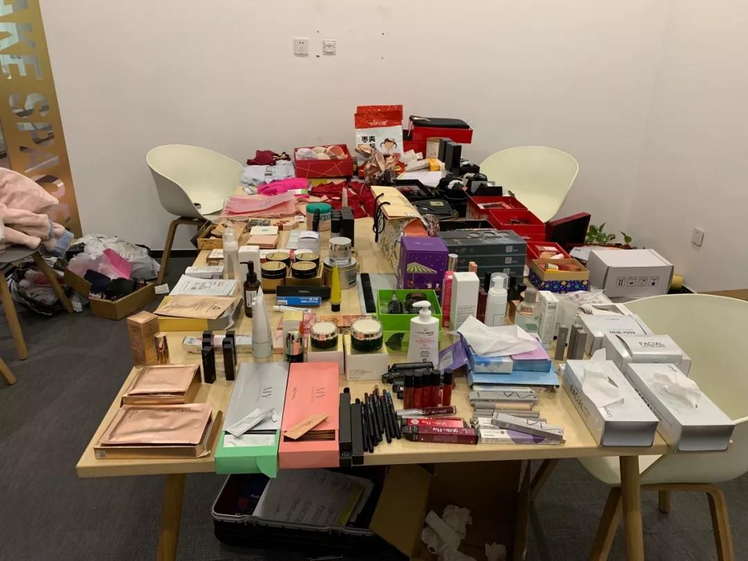 零距离跟访薇娅十二天：这世界，不是你想的那样