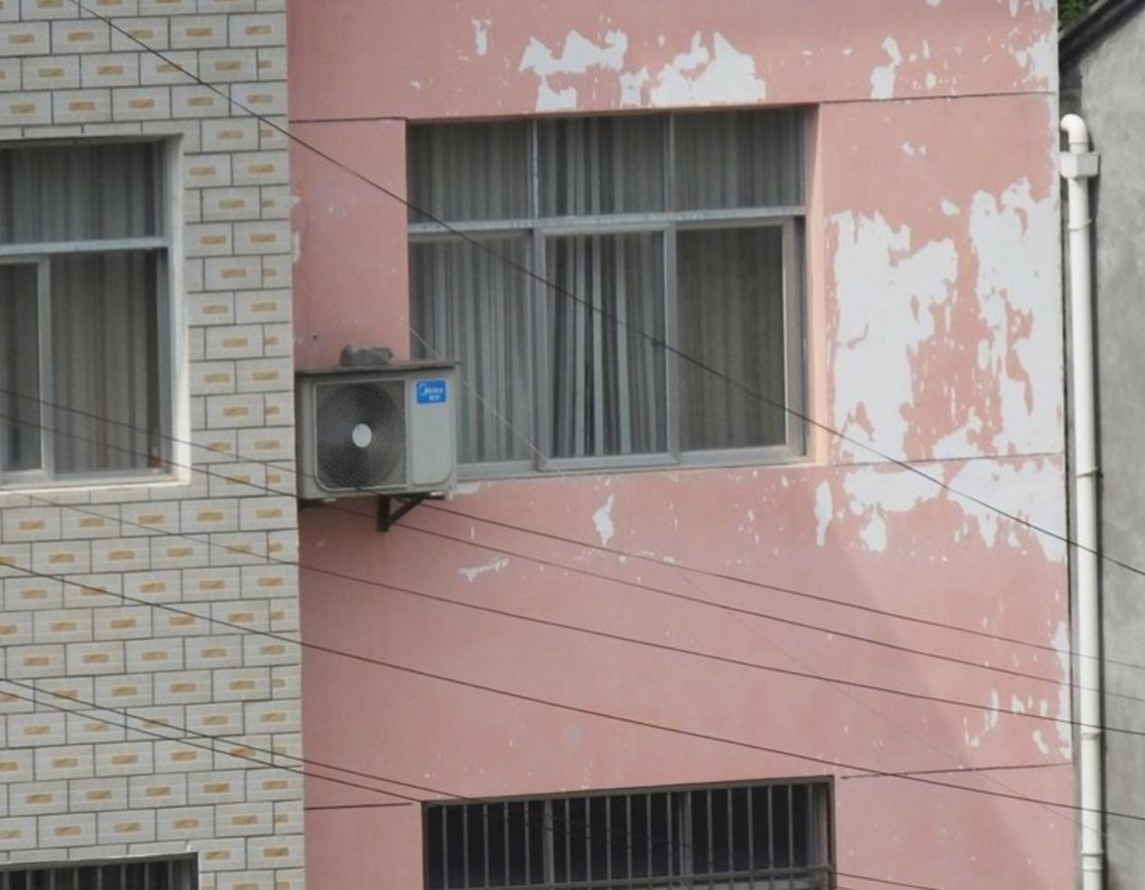 什么装修材料做护墙板不发霉,屋顶不用涂料可以用护墙板吗