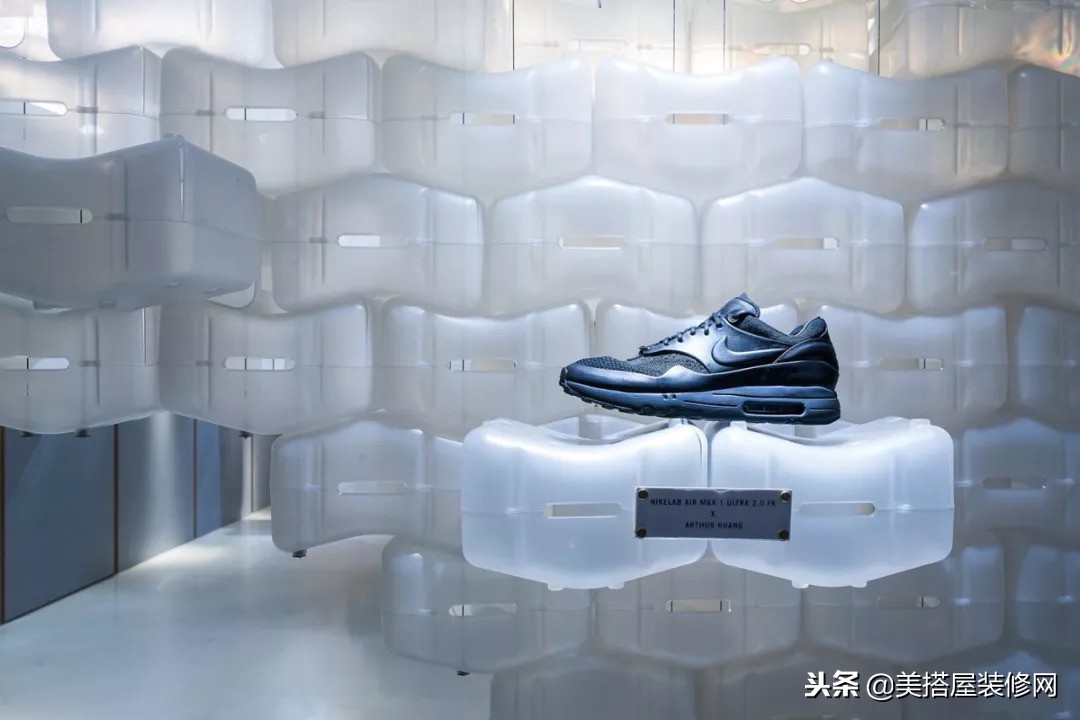 这位设计师给中国长脸了！他设计了一堆“垃圾”，却让……