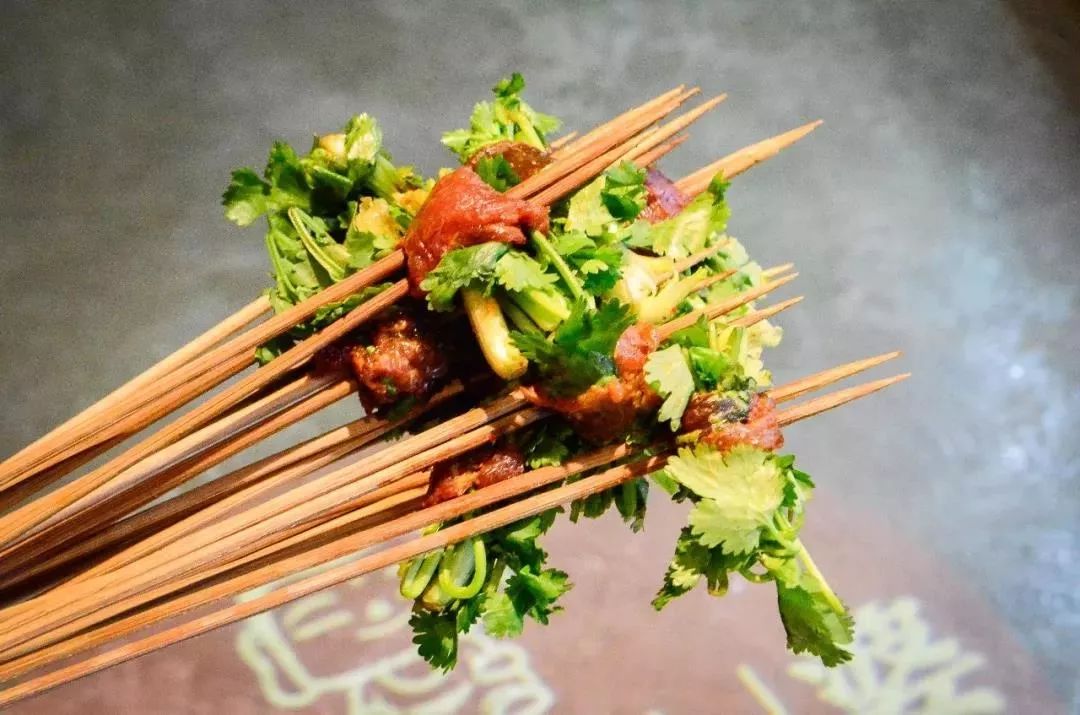 牛华八婆舌尖上的中国,牛华八婆麻辣烫二十四城店