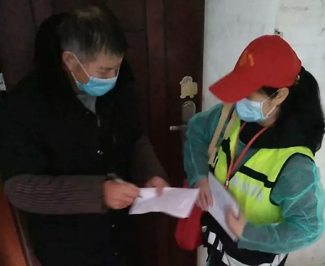 战疫社区志愿者故事,战疫故事医警夫妻档爱与坚守同在