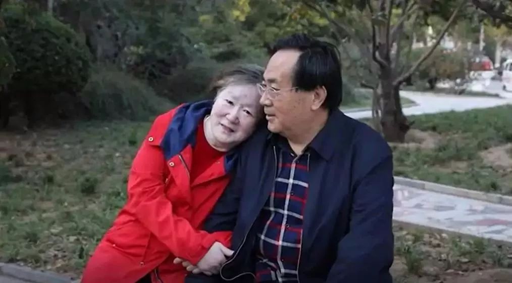 62岁肝癌患者抗癌历程,67岁肺癌抗癌成功案例